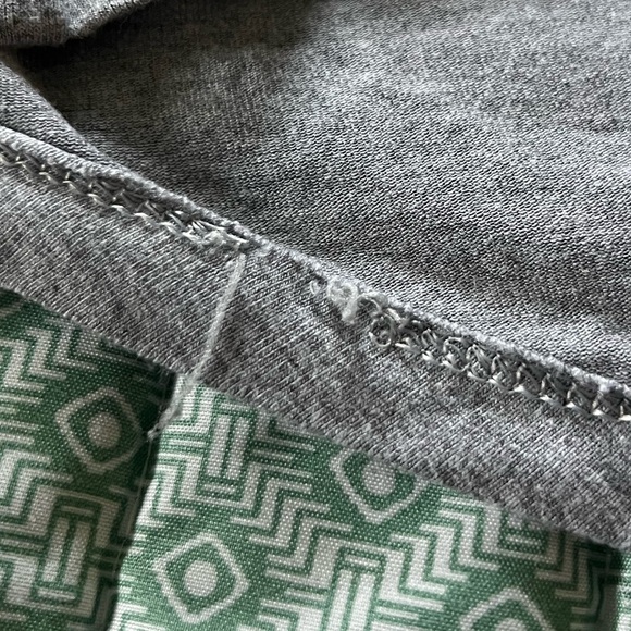 Old Navy Luxe Palm Tree Tee - Size XL - Picture 9 of 10